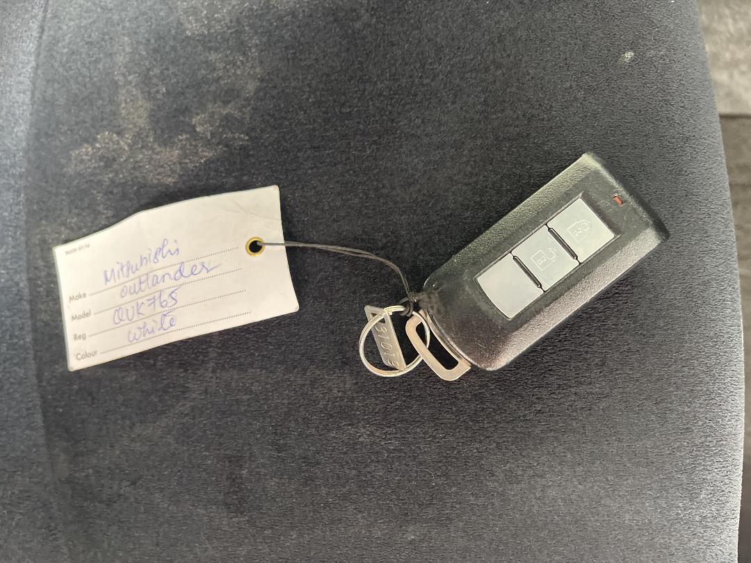 Photo '22' of Mitsubishi Outlander