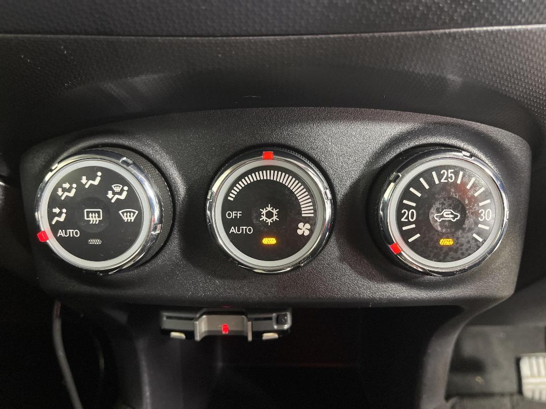 Photo '23' of Mitsubishi Outlander