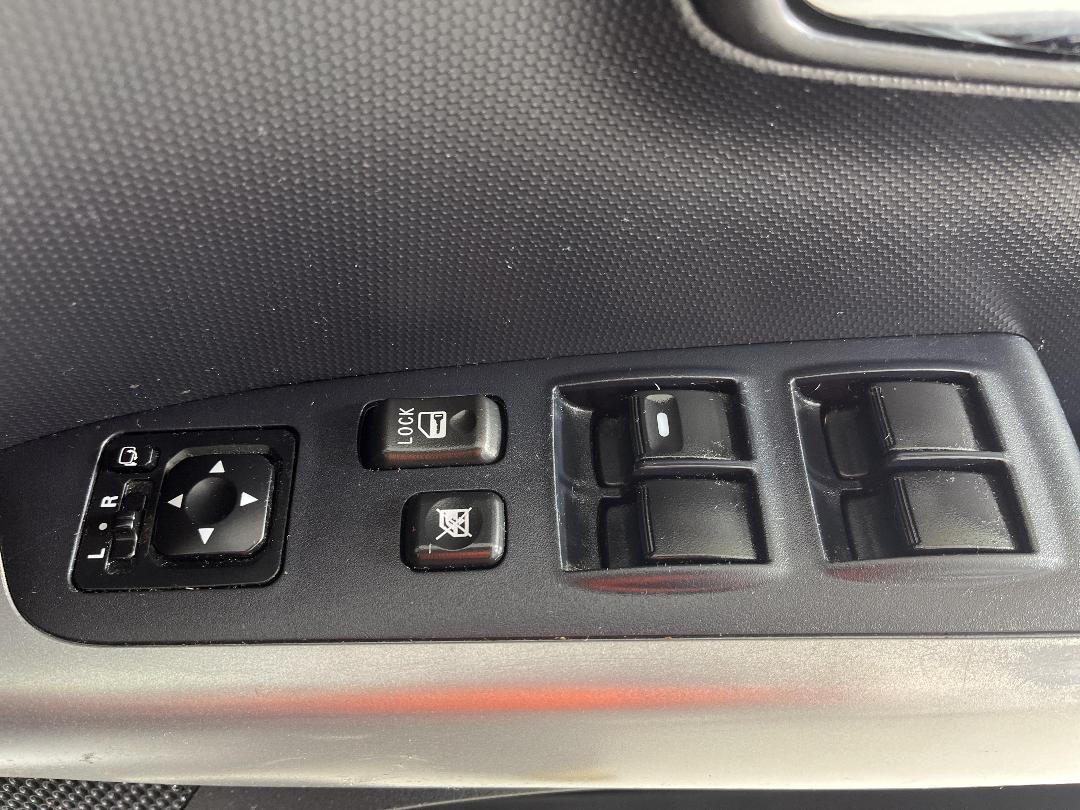 Photo '24' of Mitsubishi Outlander