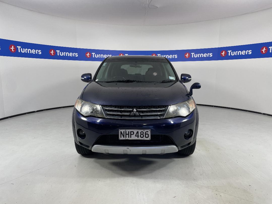 Photo '2' of Mitsubishi Outlander