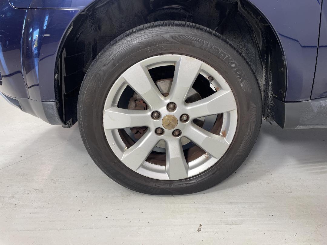 Photo '10' of Mitsubishi Outlander