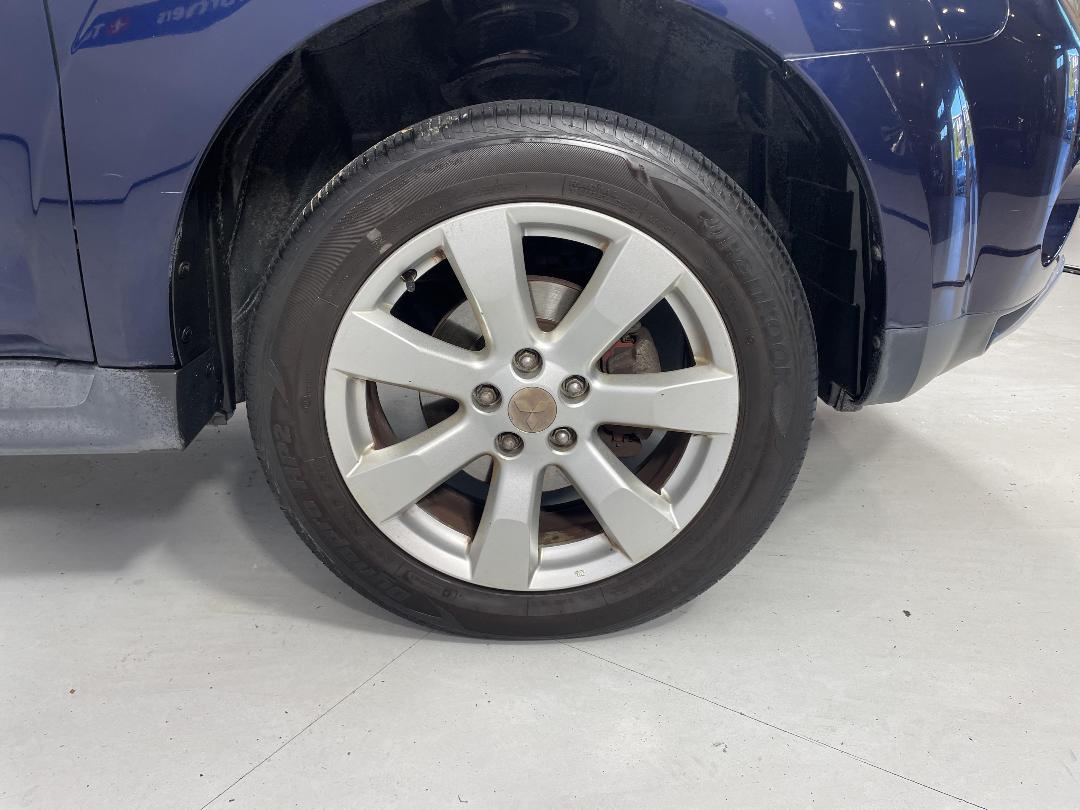 Photo '9' of Mitsubishi Outlander