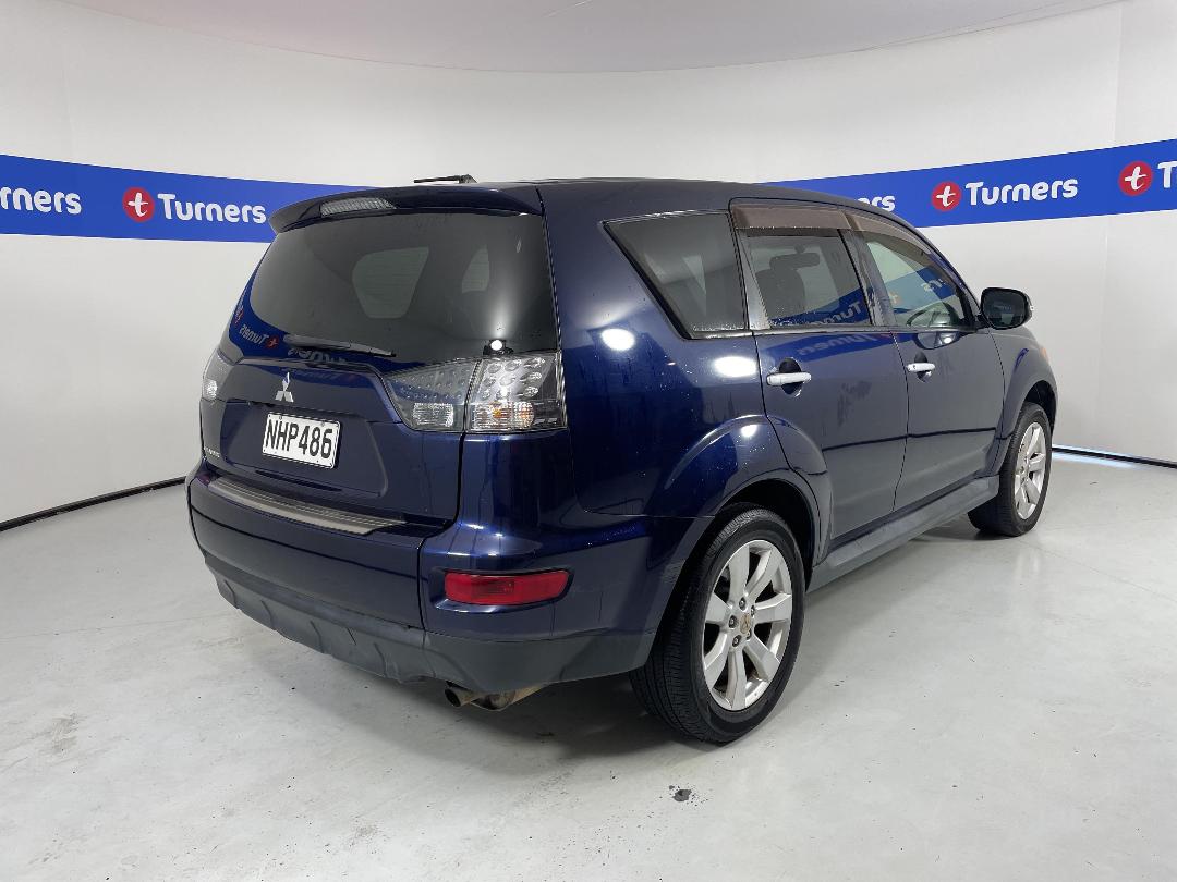 Photo '7' of Mitsubishi Outlander