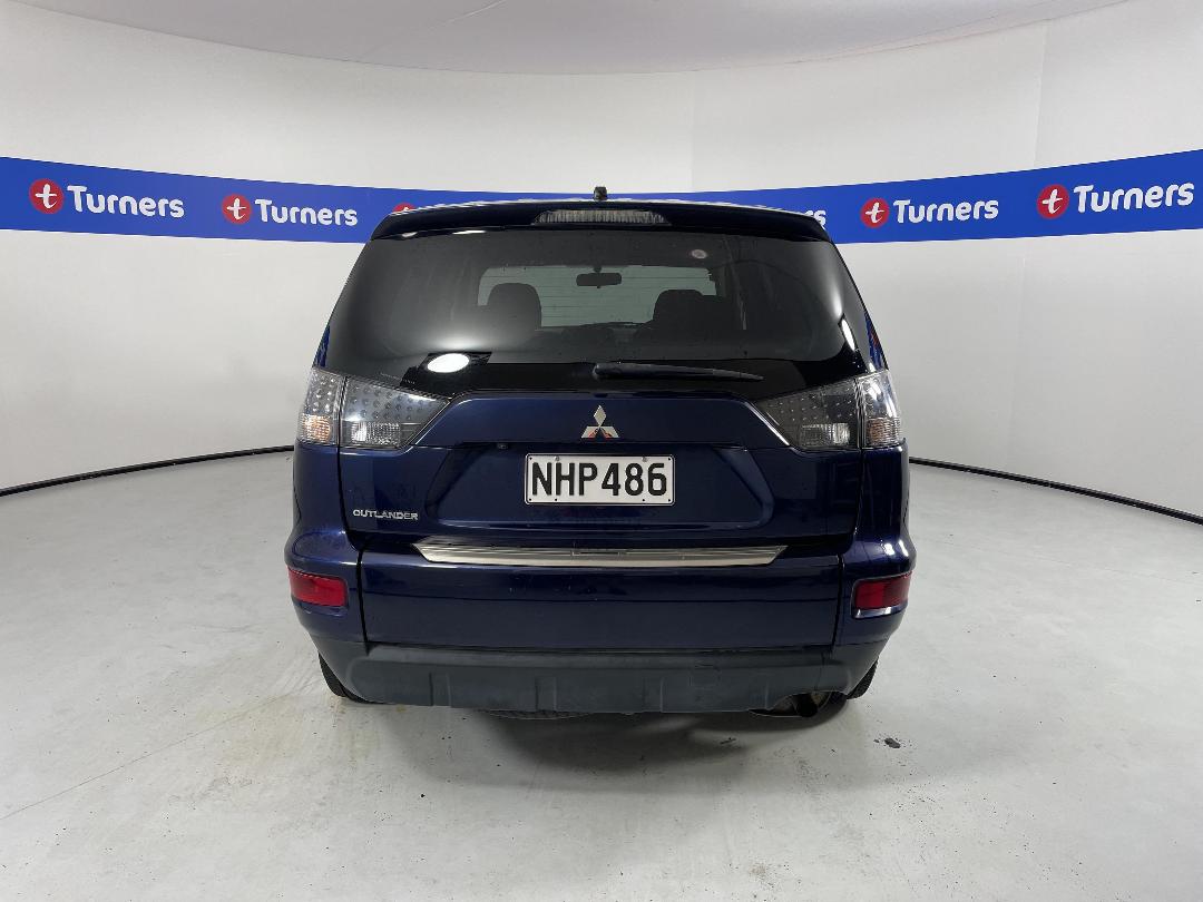Photo '6' of Mitsubishi Outlander