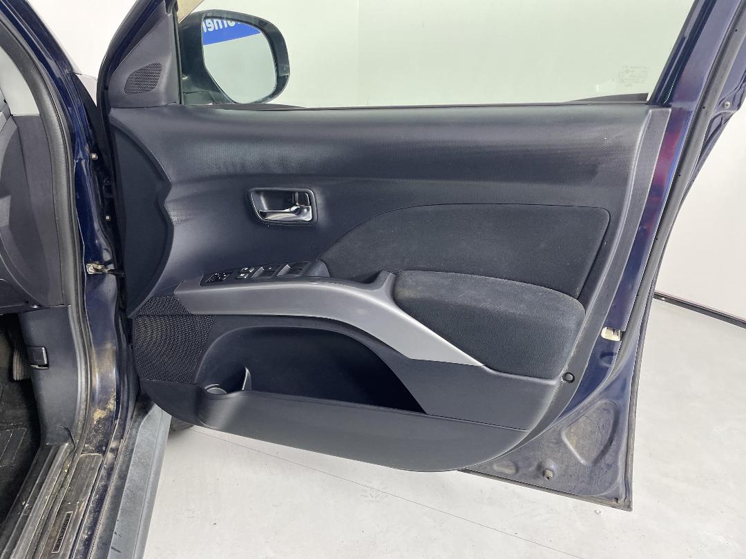 Photo '15' of Mitsubishi Outlander