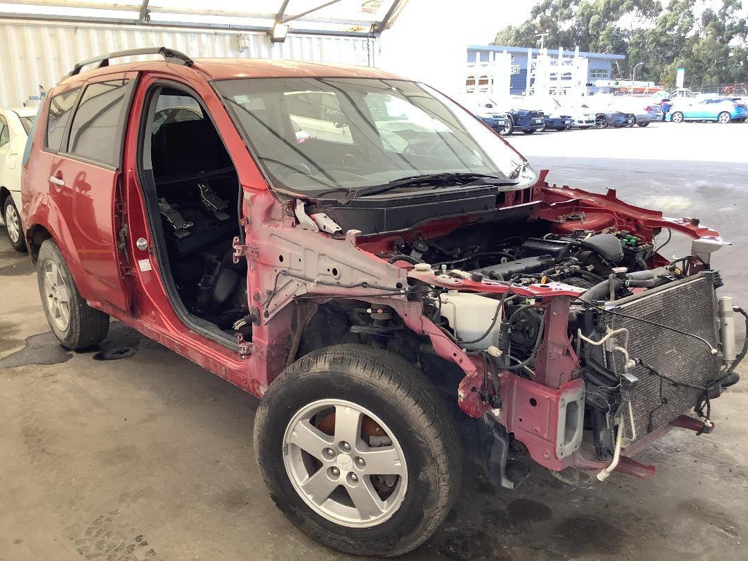 Photo '5' of Mitsubishi Outlander LS