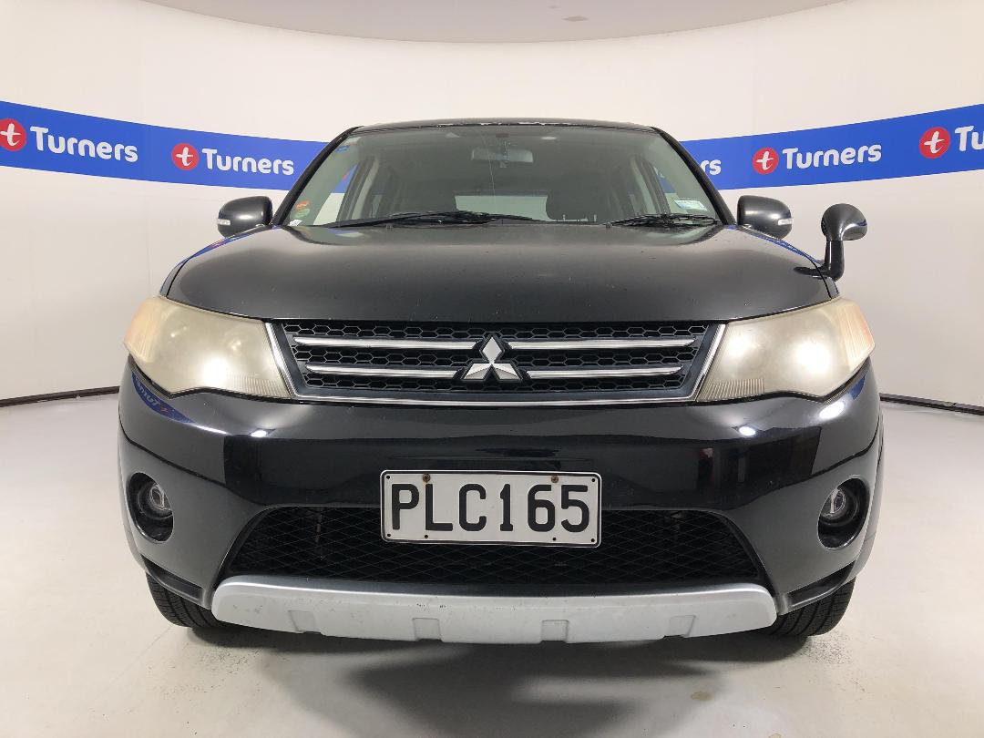 Photo '2' of Mitsubishi Outlander Photo '2' of Mitsubishi Outlander