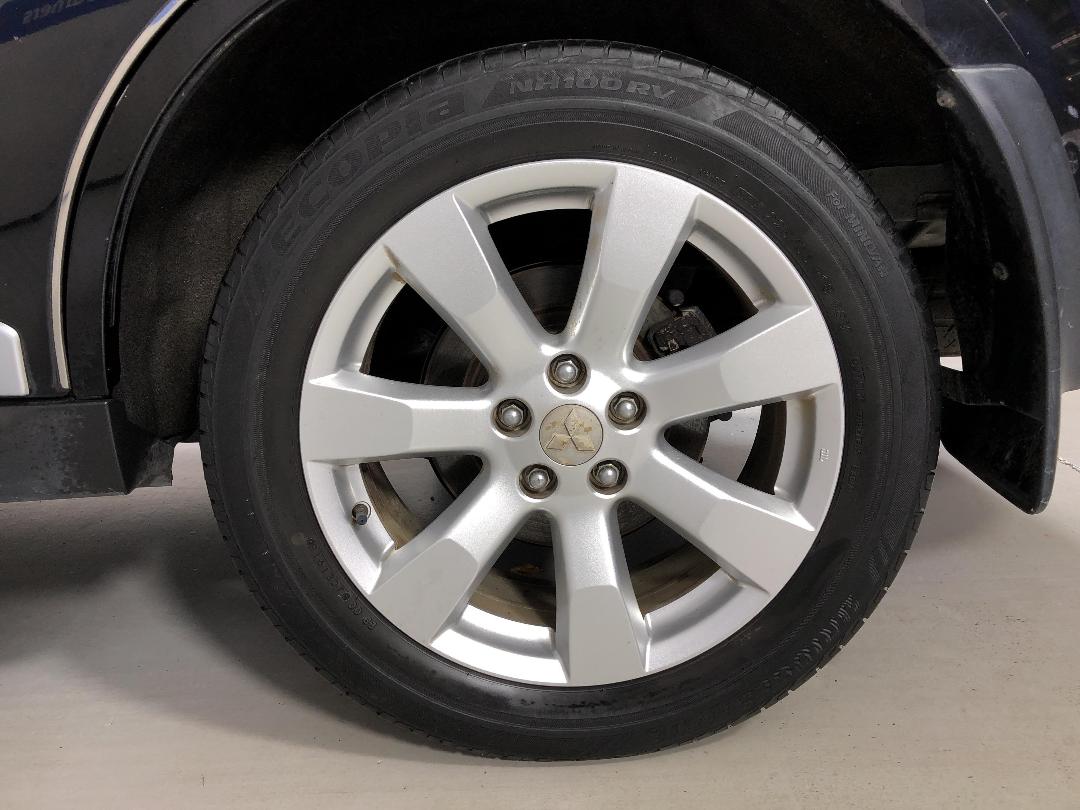 Photo '11' of Mitsubishi Outlander Photo '11' of Mitsubishi Outlander