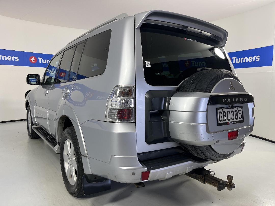 Photo '5' of Mitsubishi Pajero Photo '5' of Mitsubishi Pajero