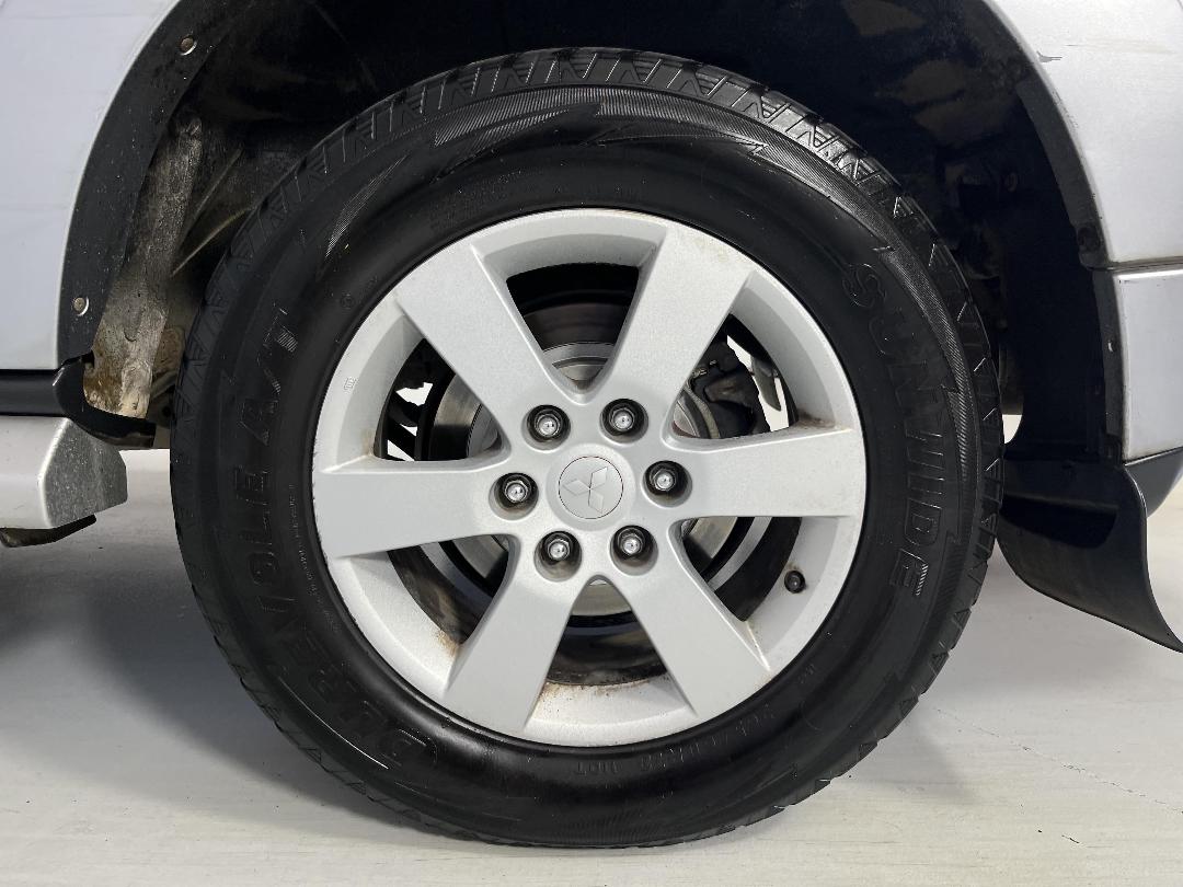 Photo '11' of Mitsubishi Pajero Photo '11' of Mitsubishi Pajero