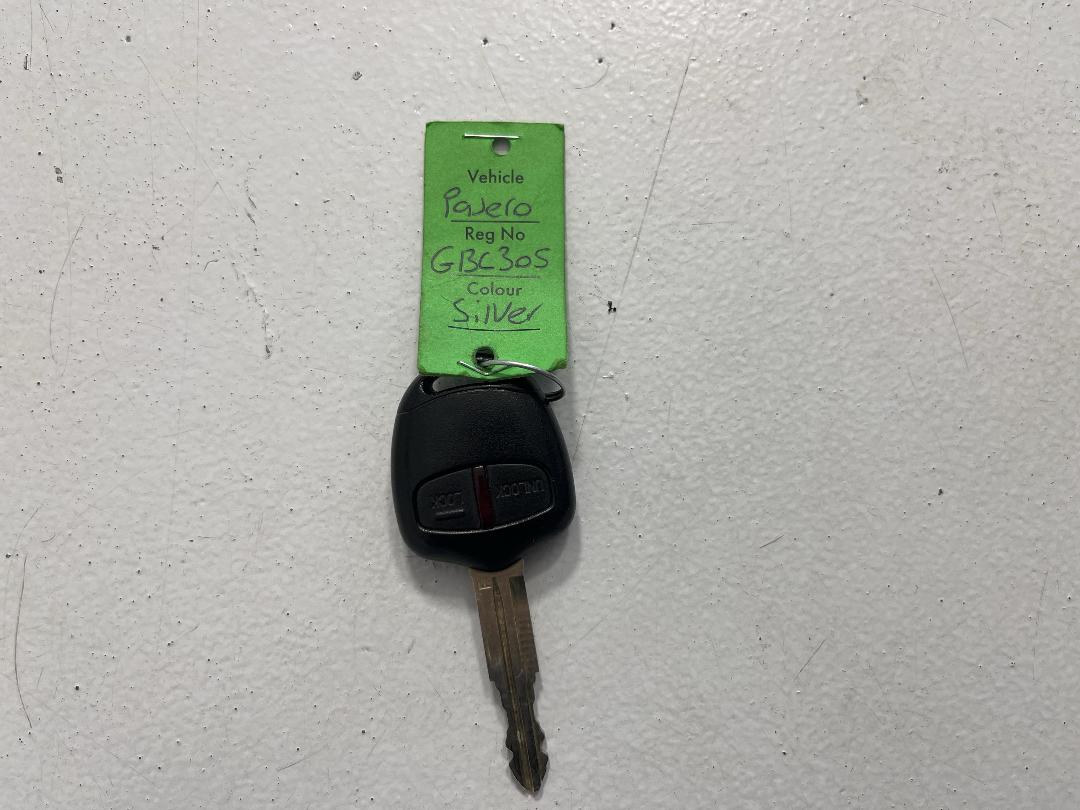 Photo '22' of Mitsubishi Pajero Photo '22' of Mitsubishi Pajero