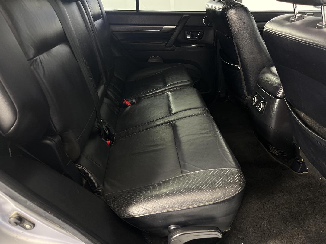 Photo '20' of Mitsubishi Pajero Photo '20' of Mitsubishi Pajero