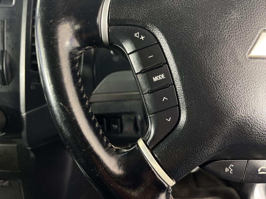 Photo '25' of Mitsubishi Pajero Photo '25' of Mitsubishi Pajero