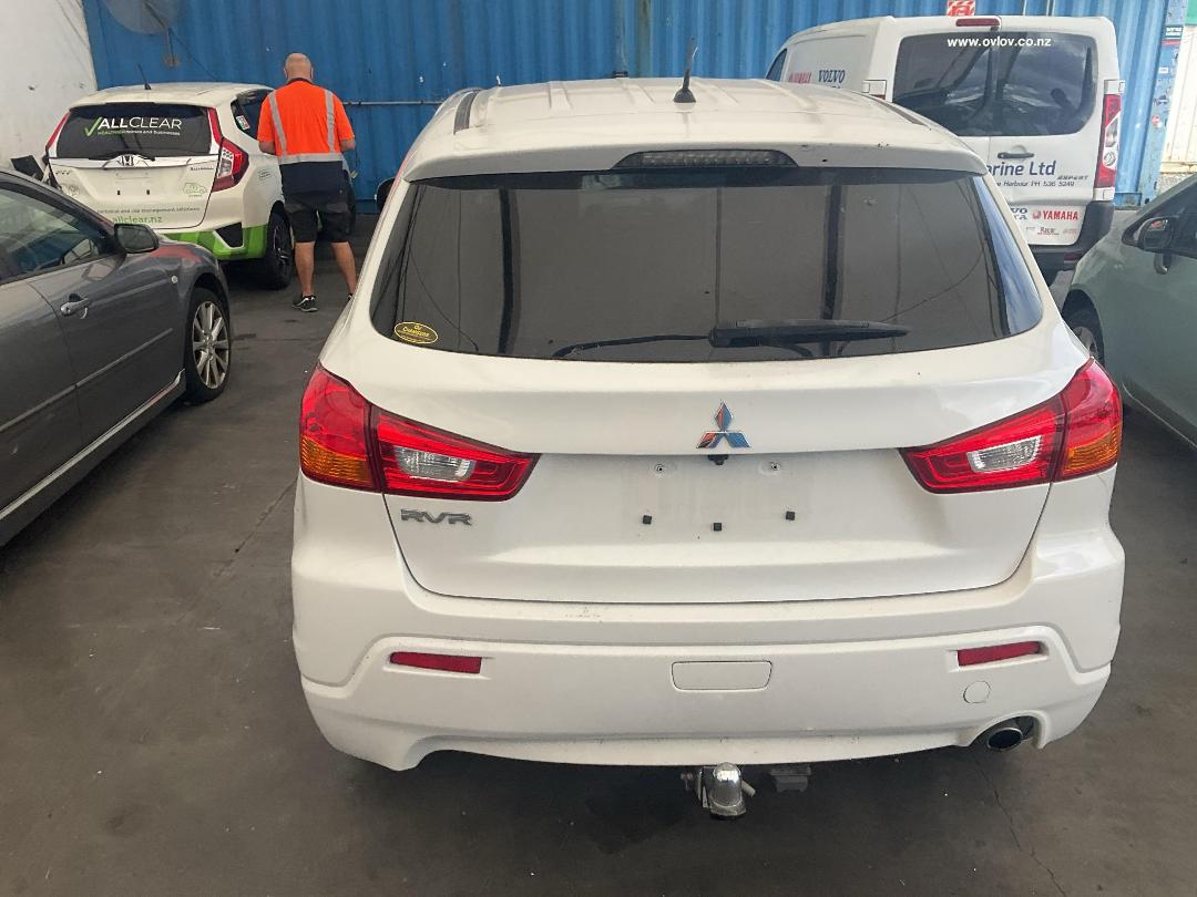 Photo '10' of Mitsubishi RVR