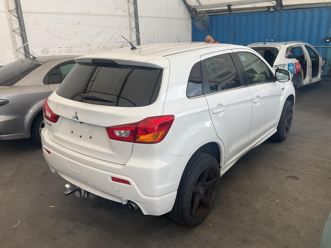 Photo '11' of Mitsubishi RVR