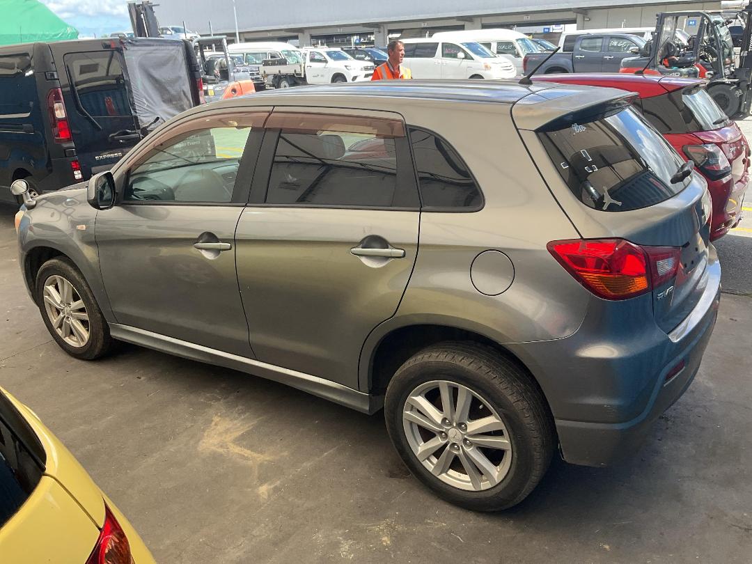 Photo '10' of Mitsubishi RVR Photo '10' of Mitsubishi RVR