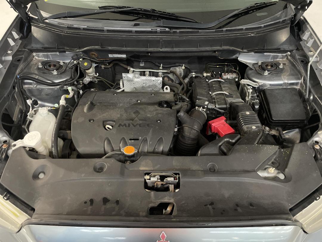 Photo '13' of Mitsubishi RVR