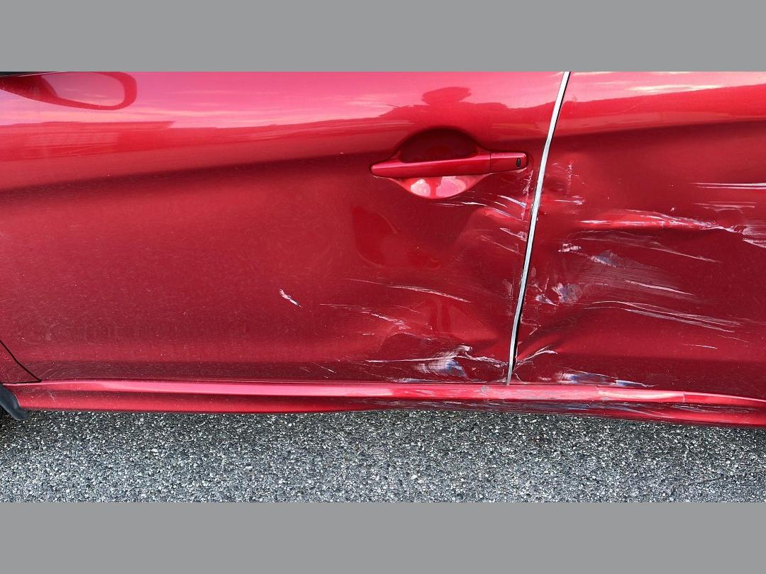 Photo '10' of Mitsubishi RVR