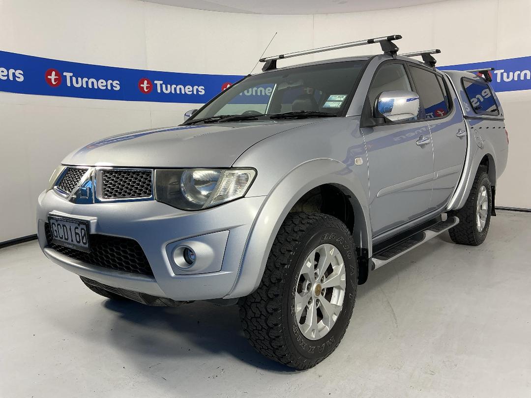 Photo '4' of Mitsubishi Triton