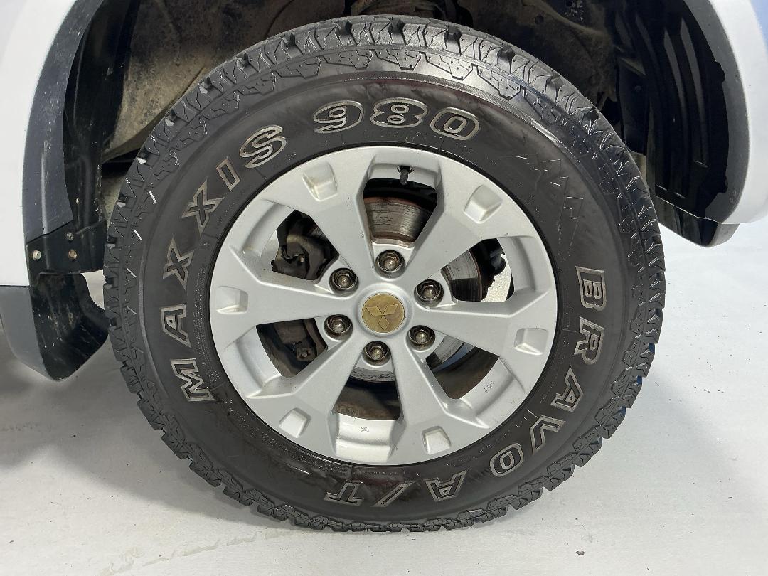 Photo '9' of Mitsubishi Triton