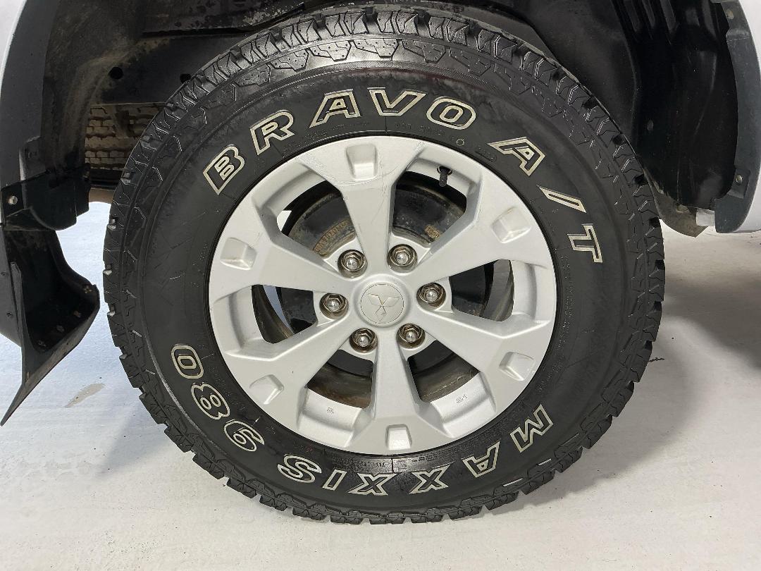 Photo '12' of Mitsubishi Triton