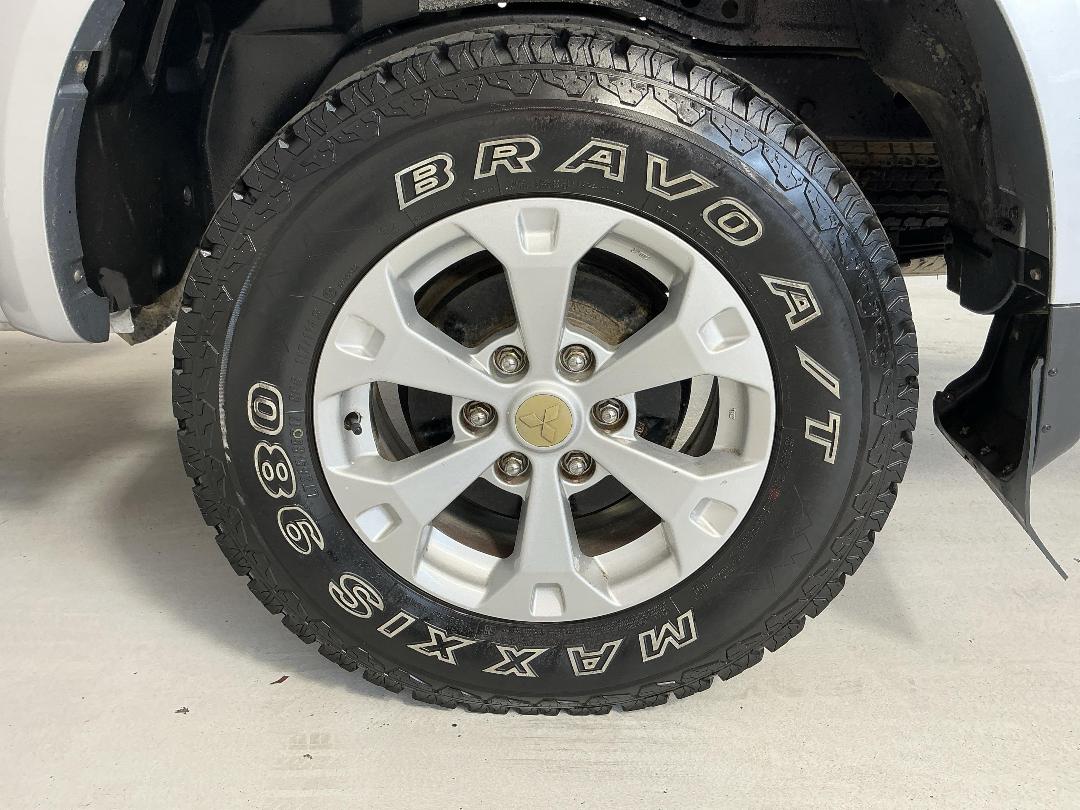 Photo '11' of Mitsubishi Triton