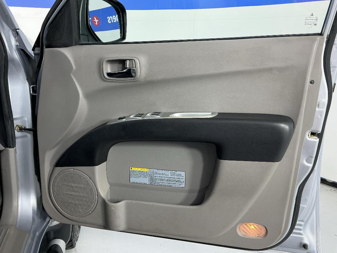 Photo '15' of Mitsubishi Triton