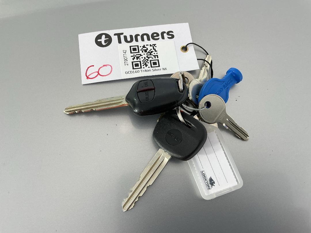 Photo '22' of Mitsubishi Triton