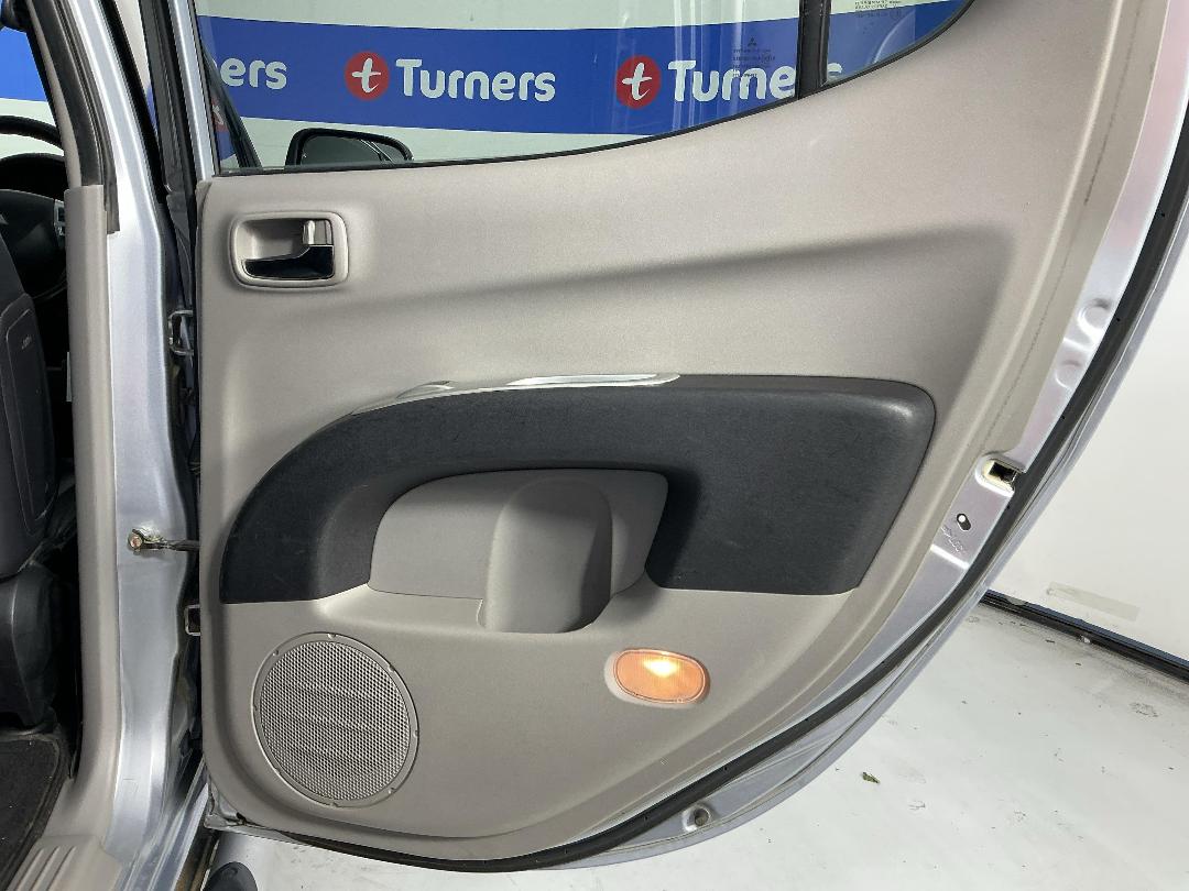 Photo '19' of Mitsubishi Triton