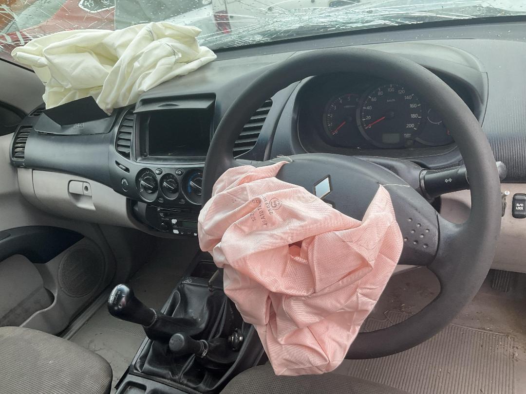 Photo '14' of Mitsubishi Triton D/CAB GL