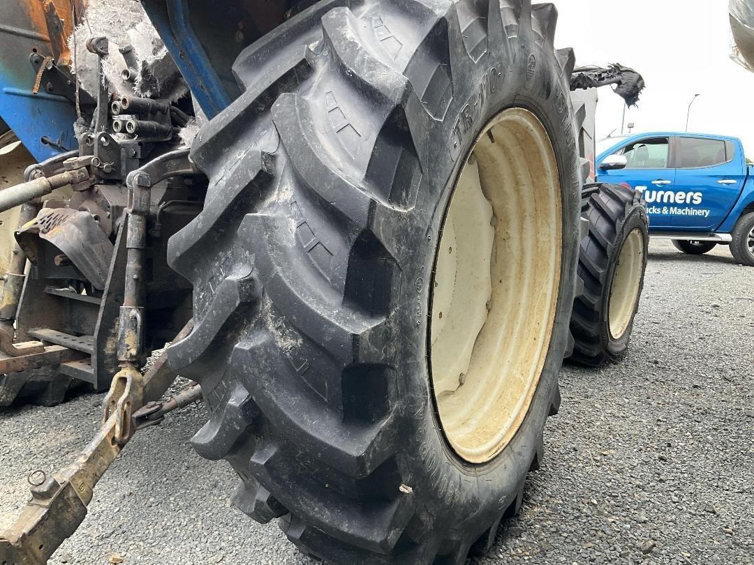 Photo '32' of New Holland T5050 Tractor
