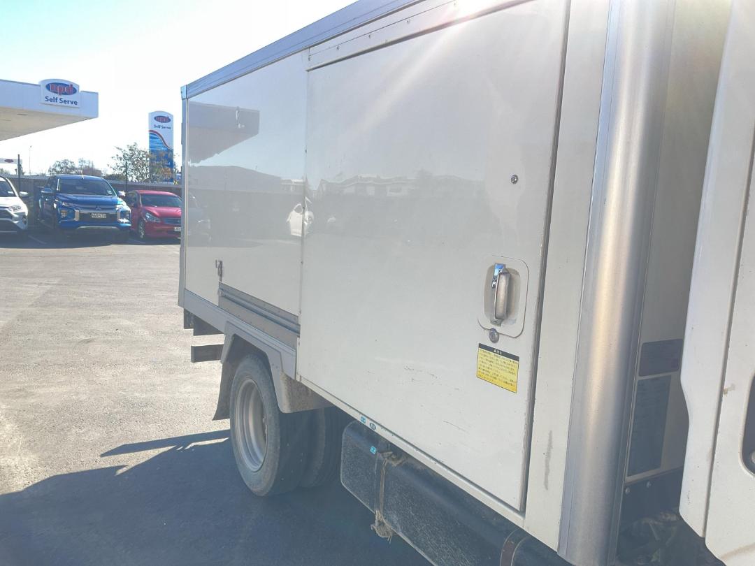 Photo '21' of Nissan Atlas Chiller Photo '21' of Nissan Atlas Chiller