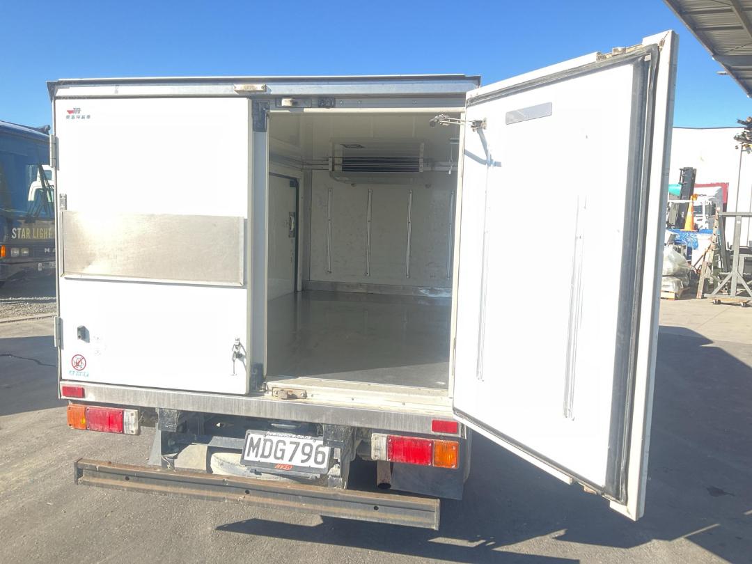 Photo '25' of Nissan Atlas Chiller Photo '25' of Nissan Atlas Chiller