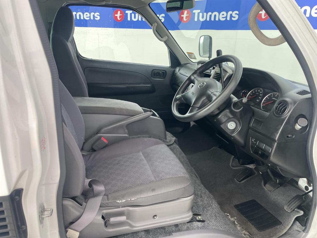 Photo '16' of Nissan Caravan Photo '16' of Nissan Caravan