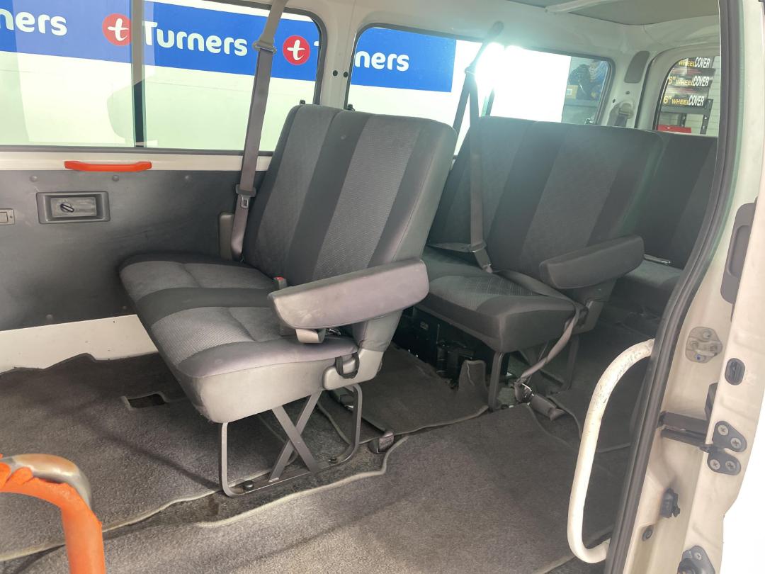 Photo '19' of Nissan Caravan Photo '19' of Nissan Caravan