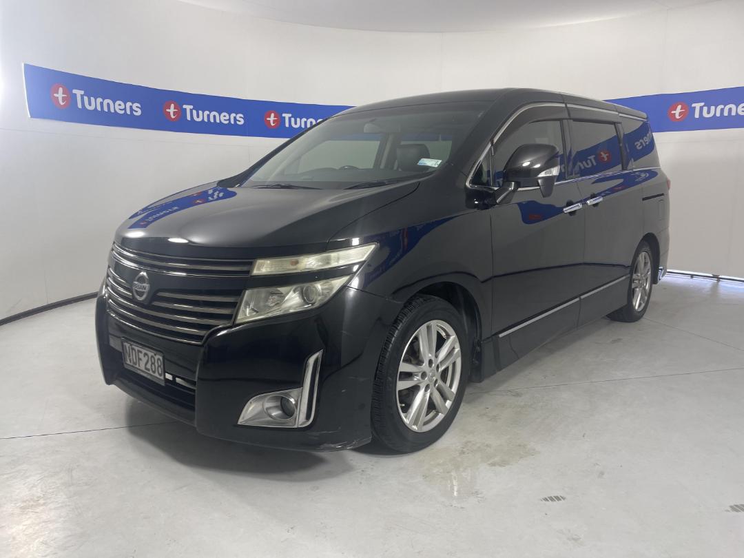 Photo '4' of Nissan Elgrand Photo '4' of Nissan Elgrand