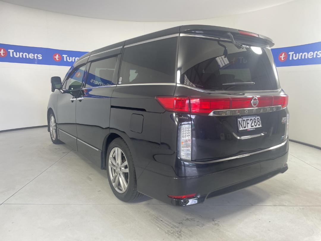 Photo '5' of Nissan Elgrand Photo '5' of Nissan Elgrand