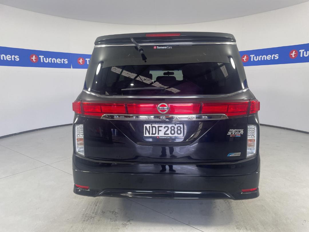 Photo '6' of Nissan Elgrand Photo '6' of Nissan Elgrand