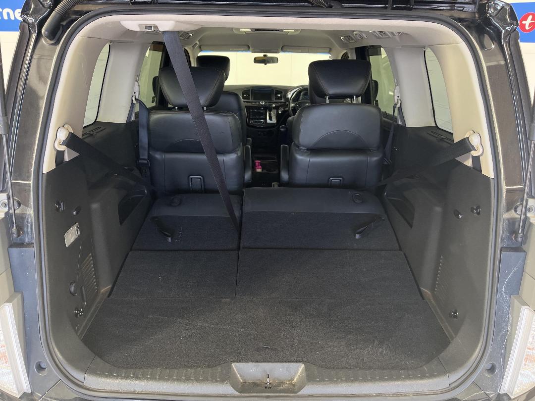 Photo '14' of Nissan Elgrand Photo '14' of Nissan Elgrand