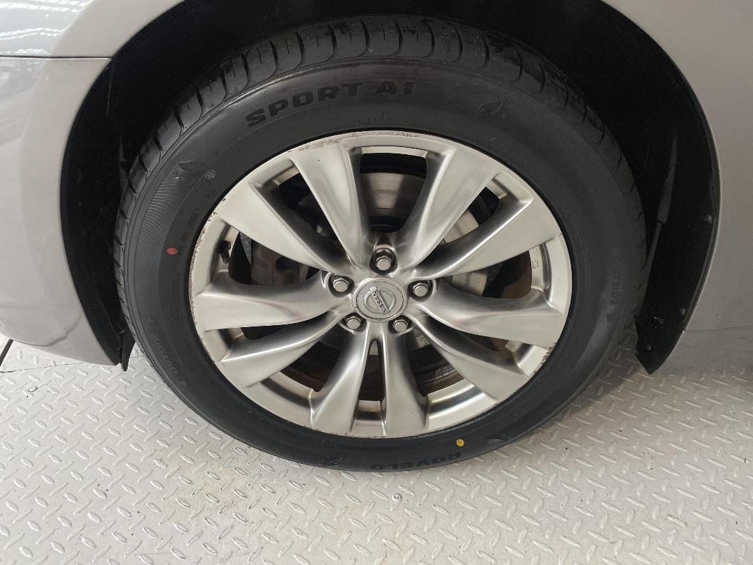 Photo '10' of Nissan Fuga