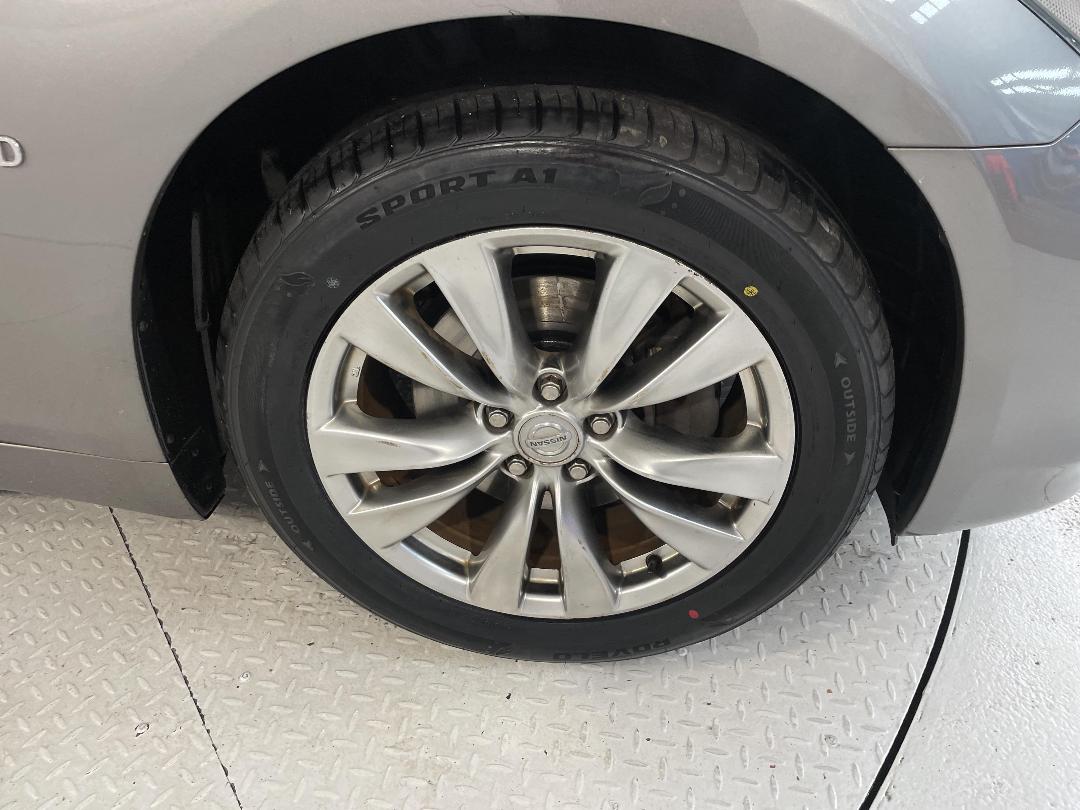 Photo '9' of Nissan Fuga