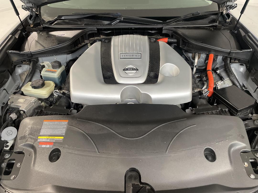 Photo '13' of Nissan Fuga