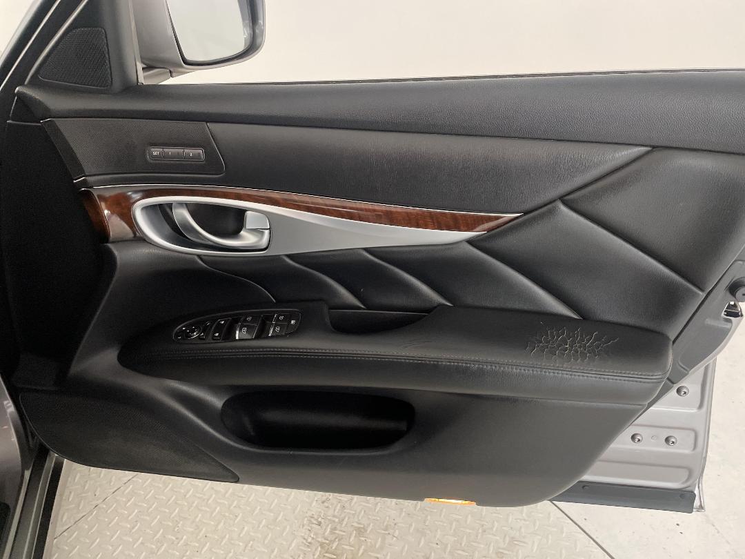 Photo '15' of Nissan Fuga