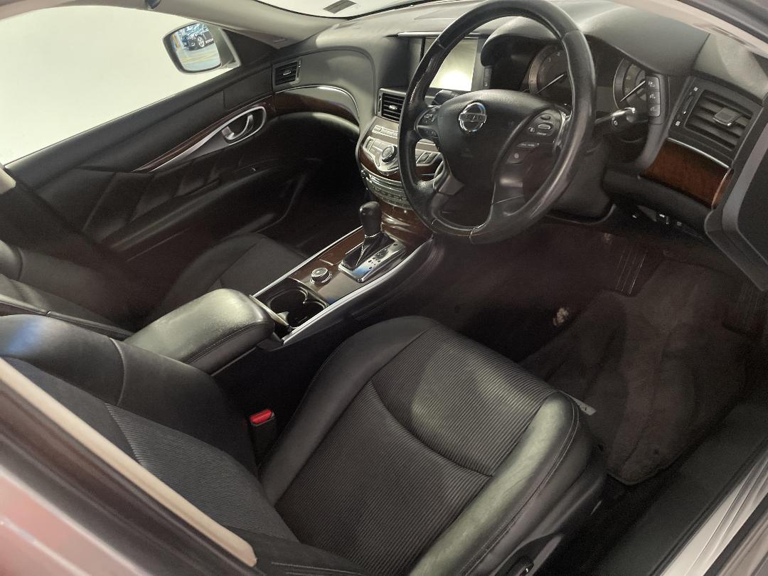 Photo '16' of Nissan Fuga