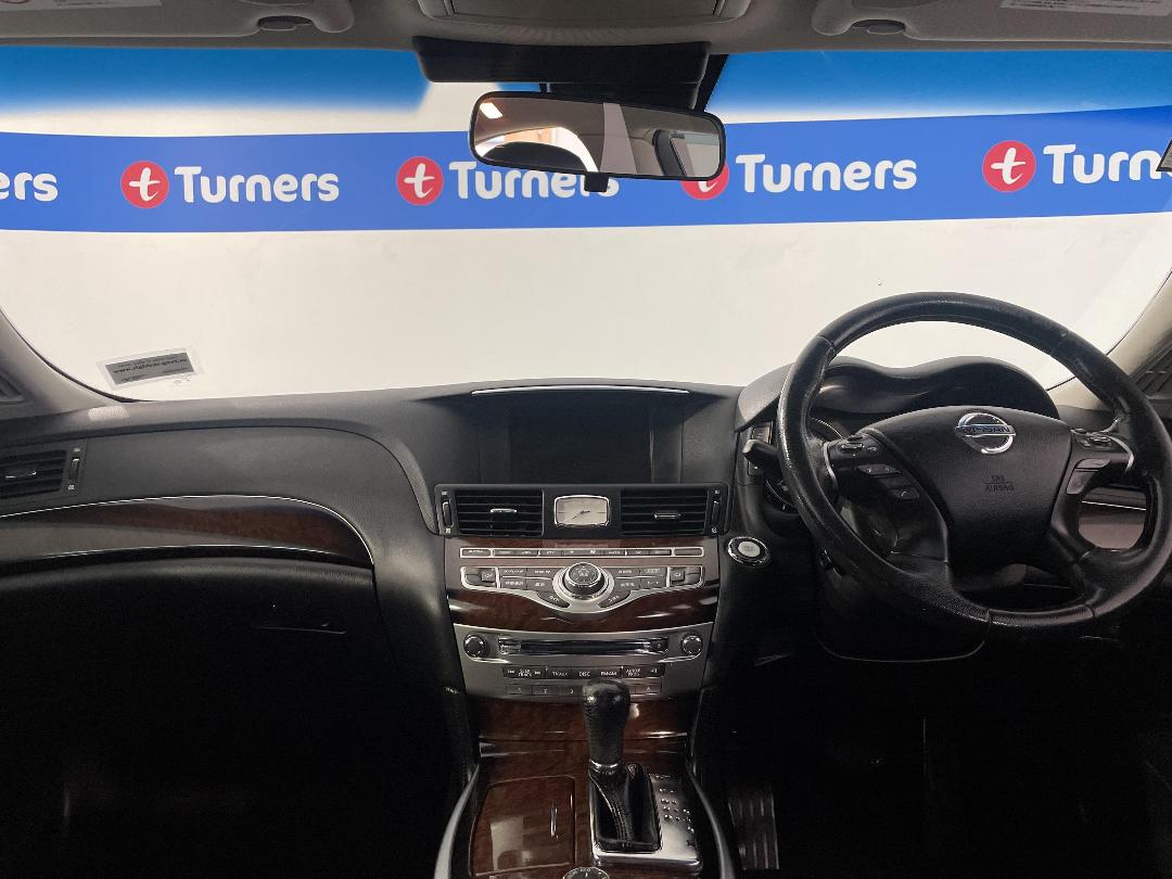 Photo '17' of Nissan Fuga