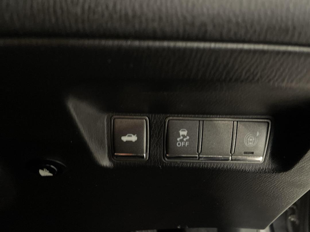 Photo '24' of Nissan Fuga