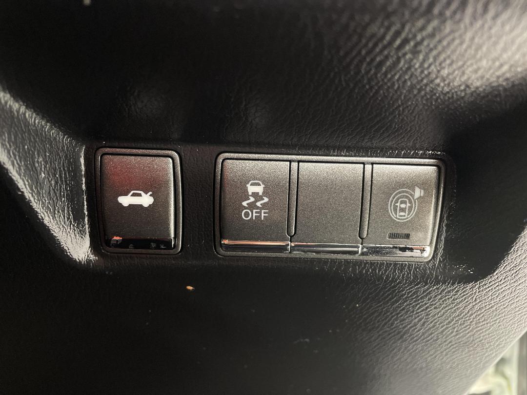 Photo '26' of Nissan Fuga Photo '26' of Nissan Fuga