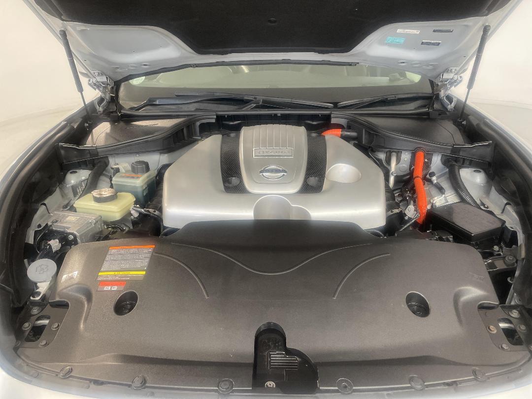 Photo '13' of Nissan Fuga