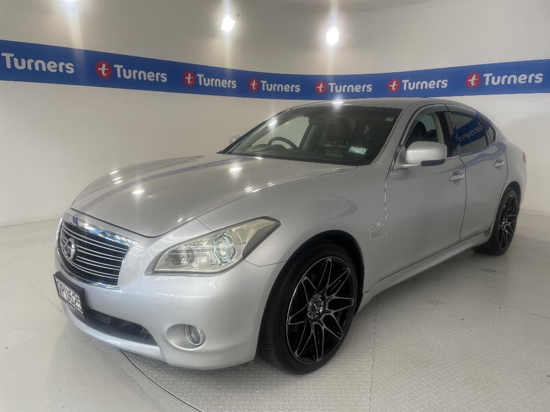 Photo '4' of Nissan Fuga