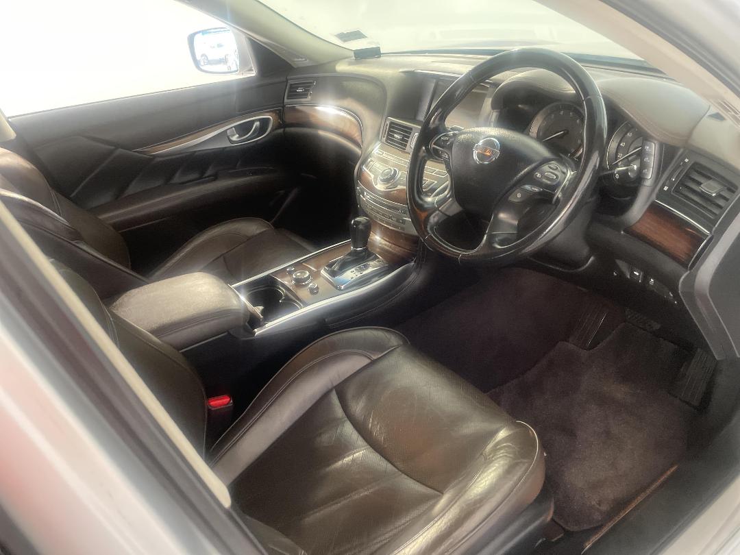 Photo '16' of Nissan Fuga